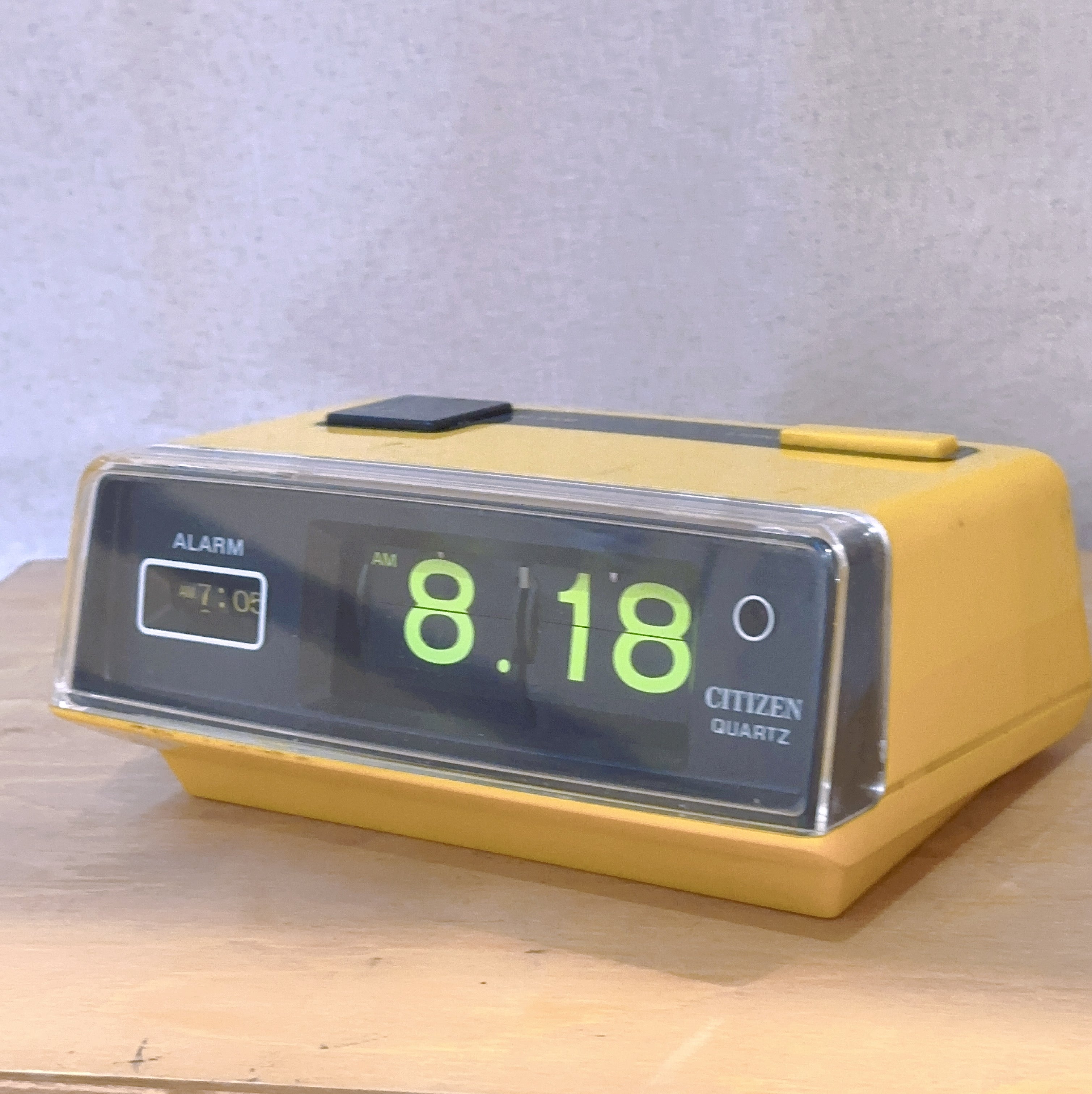 Citizen Quartz Alarm Flip Clock